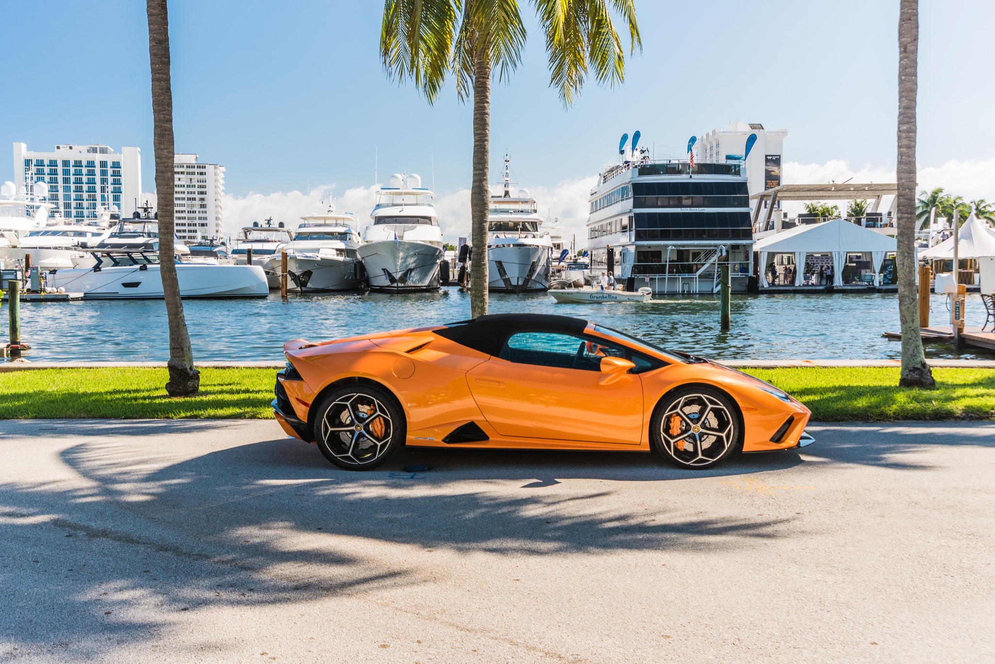 Lambo Evo Rental Miami | Miami Luxury Cars